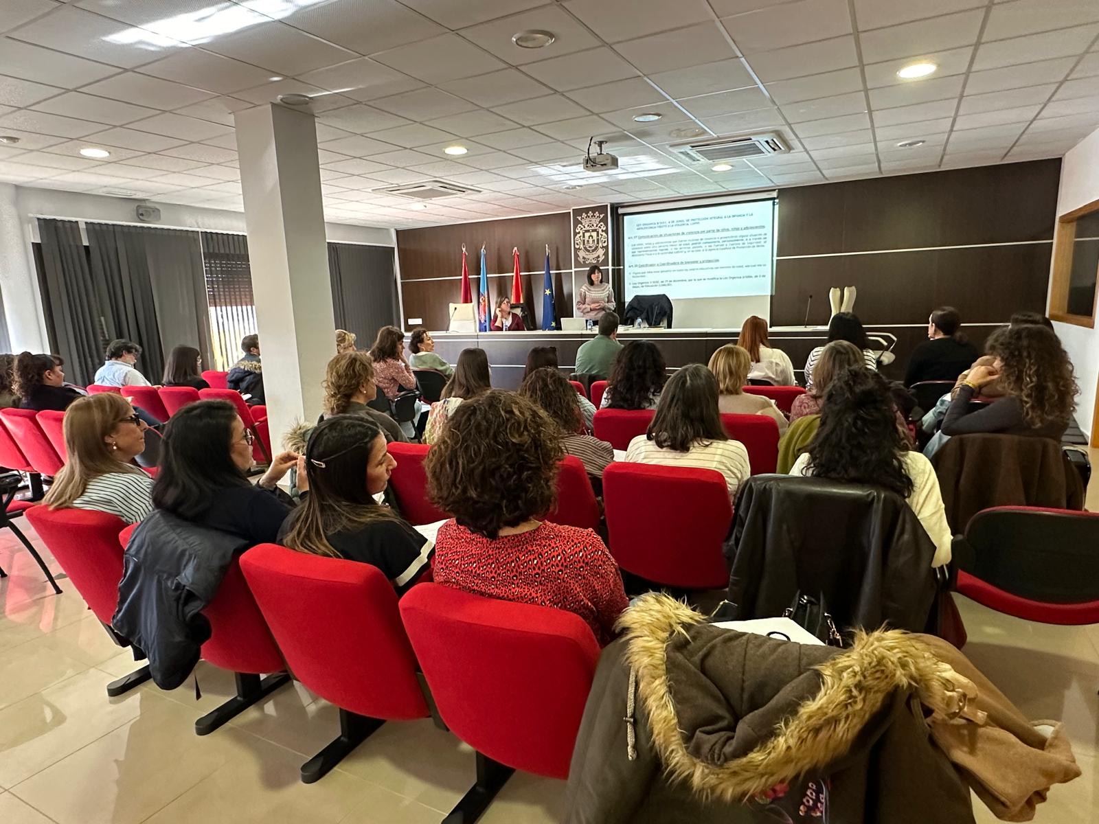 Jornada formativa sobre protocolos de coordinación de protección de menores 